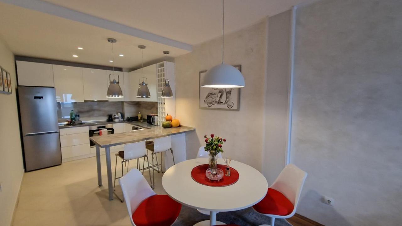 Lux Apartman Ava Kikinda Dış mekan fotoğraf