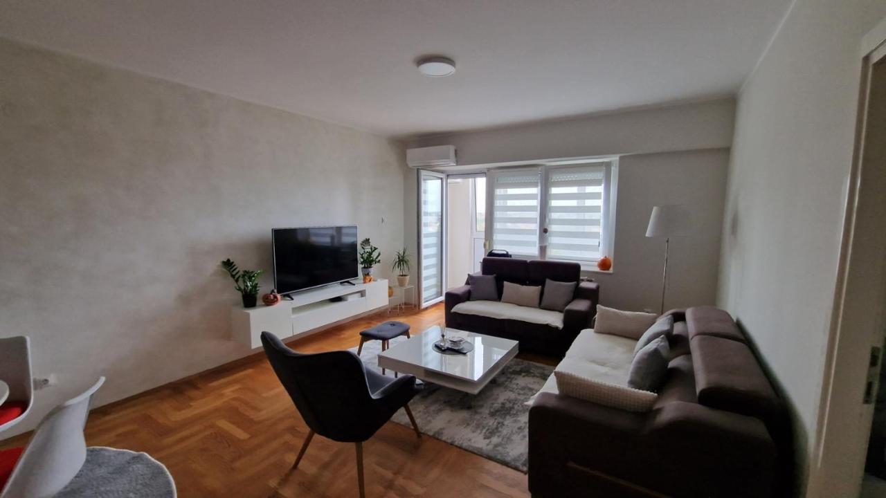 Lux Apartman Ava Kikinda Dış mekan fotoğraf